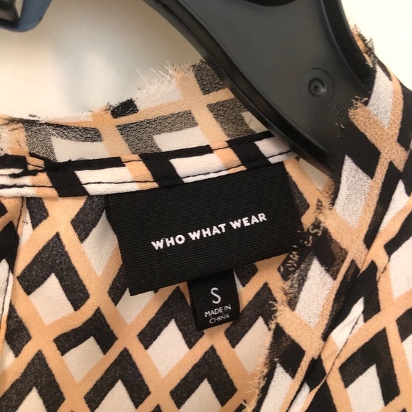 2/$15 Who What Wear - Sleeveless Blouse - Picture 5 of 8